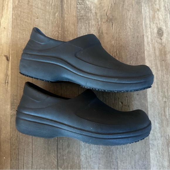 Crocs Neria Pro II Slip Resistant Work Clog - Picture 7 of 10